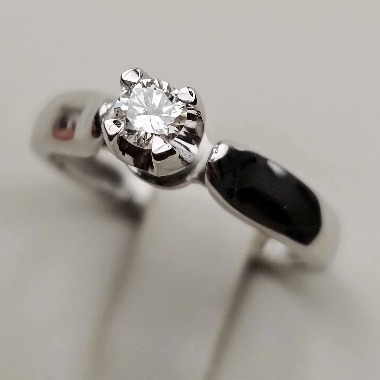 Кольцо Deimantas 113748793 16,5р 0,185ct. купить,NaN