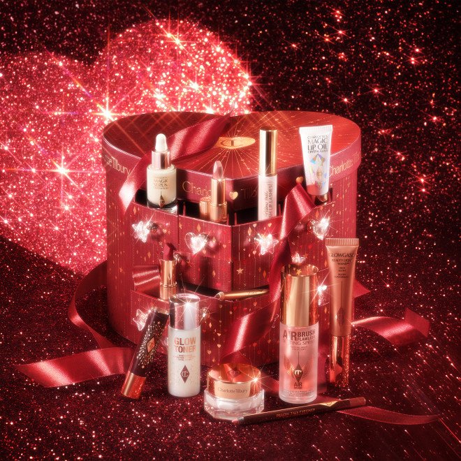 Charlotte Tilbury Treasure Chest 12-Door Beauty адвент календарь для женщин