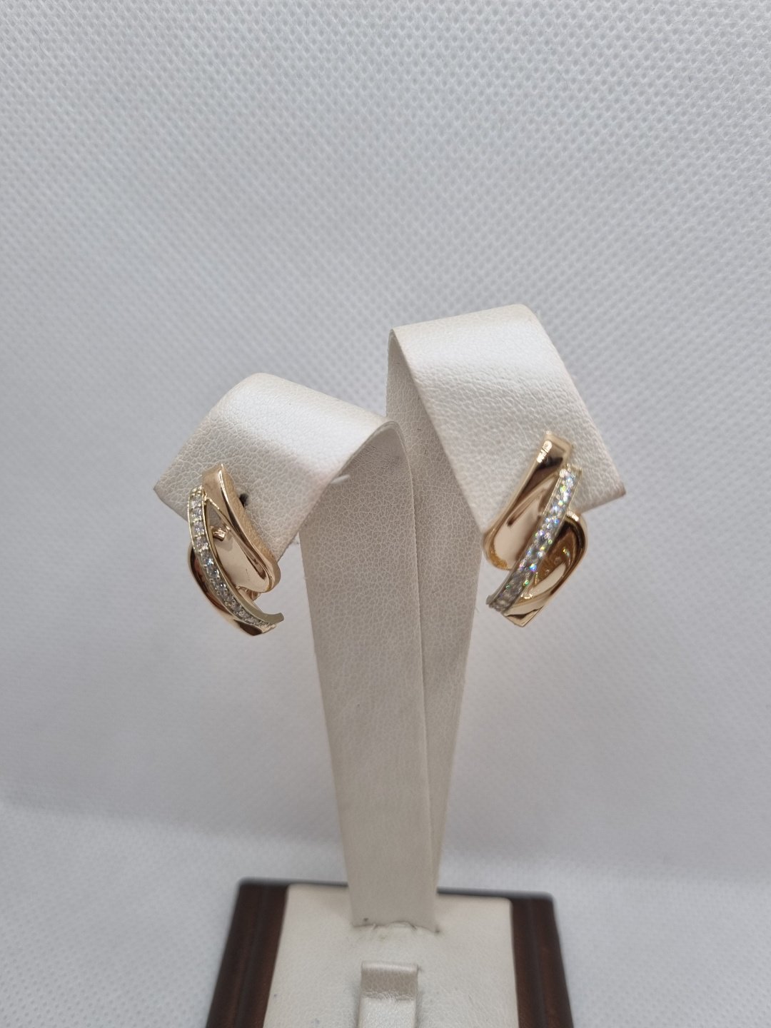 Серьги Zhanar Gold ZHA84/365 вес 2.84 г золото, цирконий купить,NaN