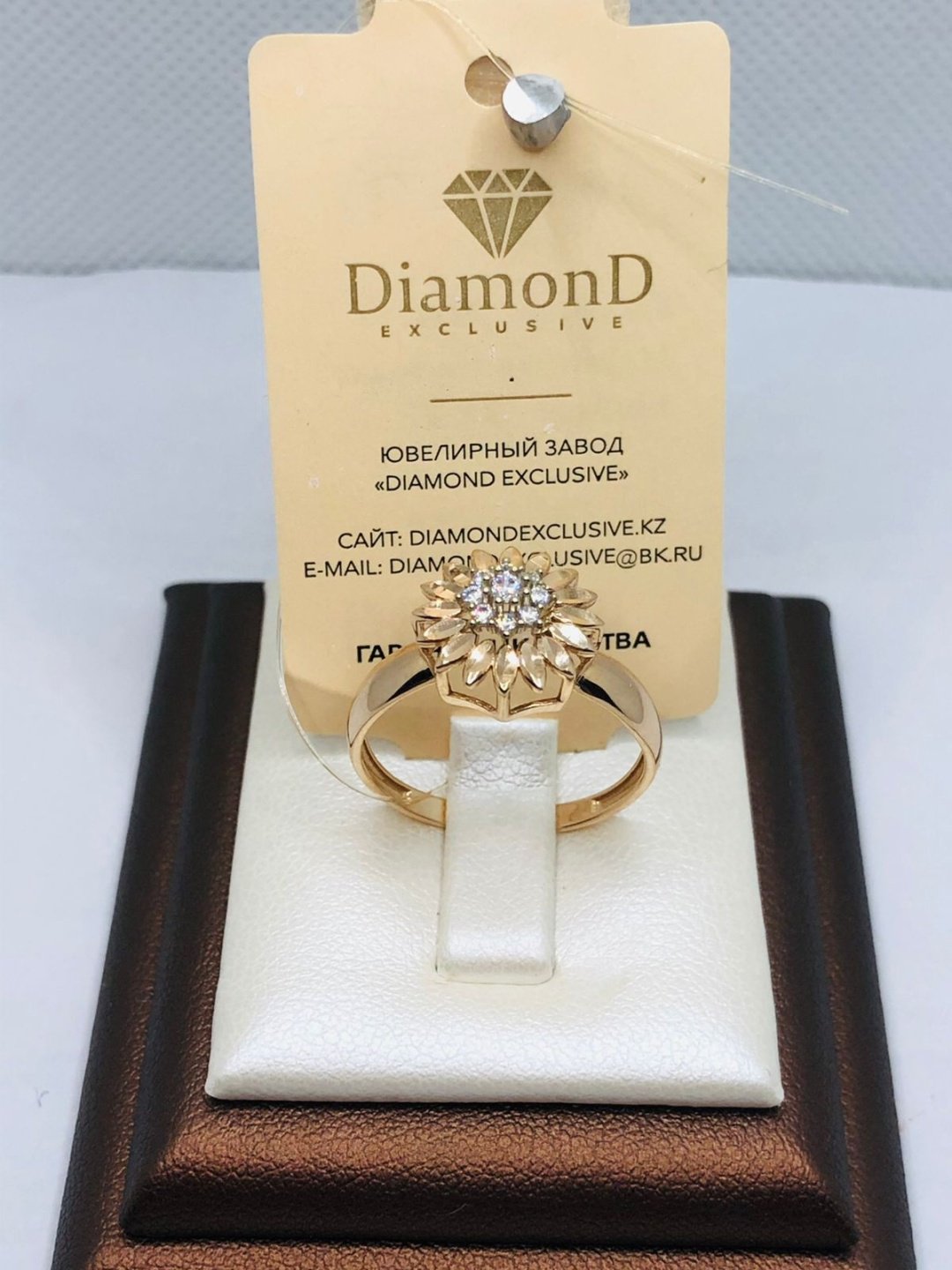 Кольцо DiamonD 2374791 размер 18.5 вес 2.03 г золото, фианит купить,NaN
