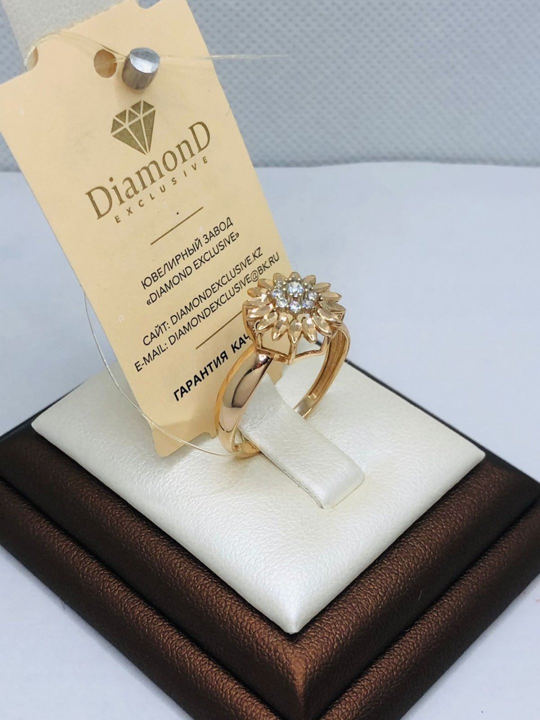 Кольцо DiamonD 2374791 размер 18.5 вес 2.03 г золото, фианит купить,NaN