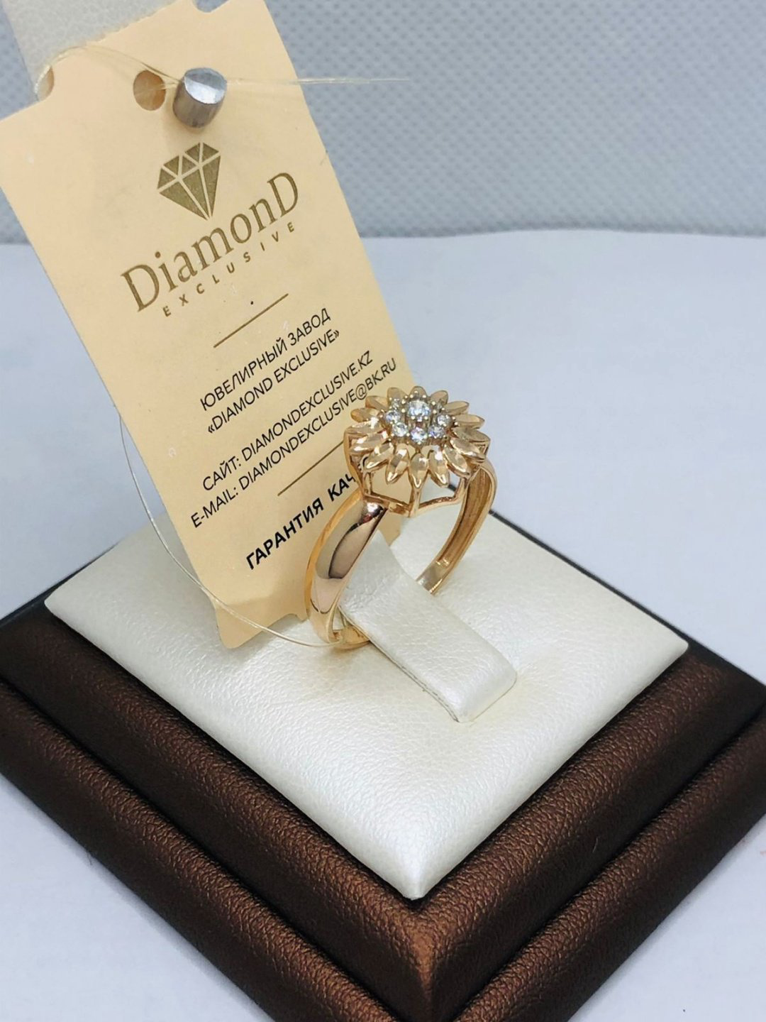 Кольцо DiamonD 2374791 размер 18.5 вес 2.03 г золото, фианит купить,NaN