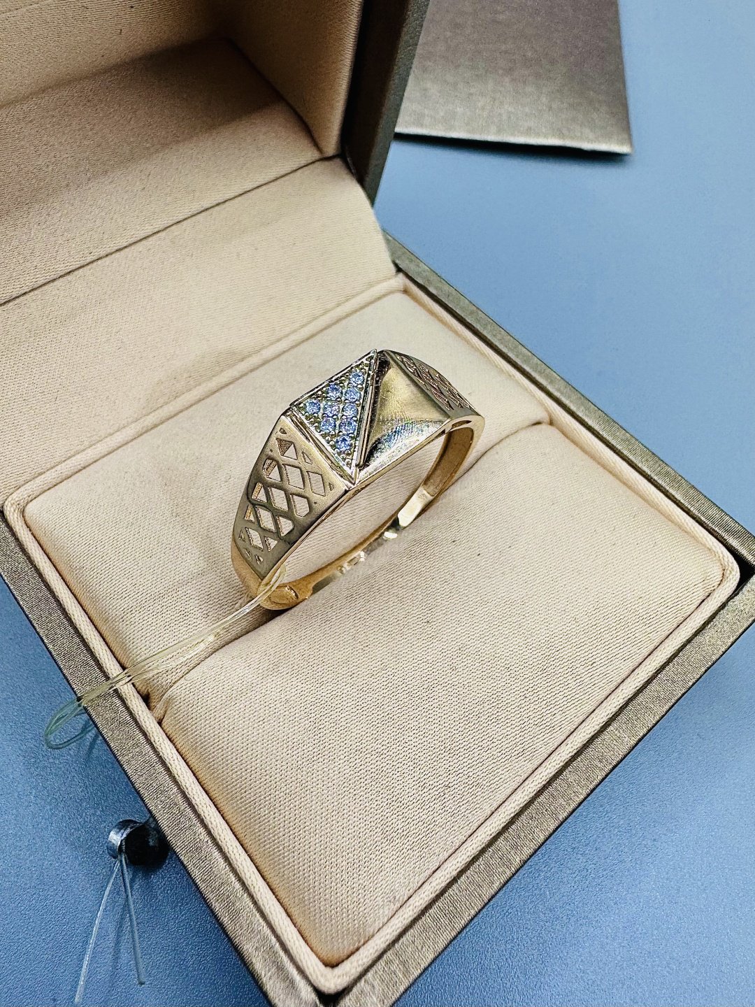 Кольцо Raia Gold 00010236 размер 22.5 вес 2.35 г золото, без вставок купить,NaN