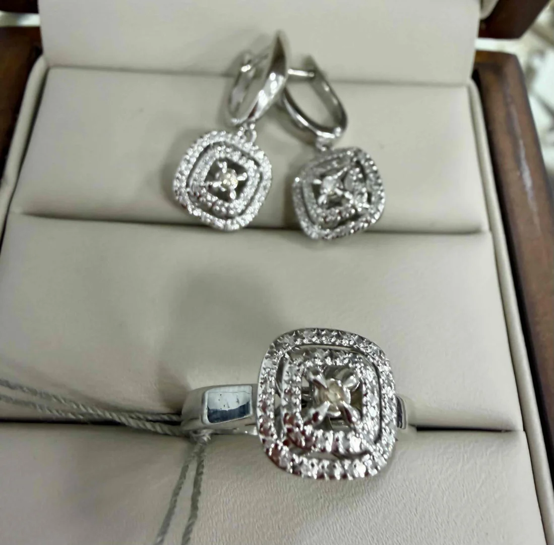 Комплект Luxrai бриллиант, белое золото 585 купить,NaN