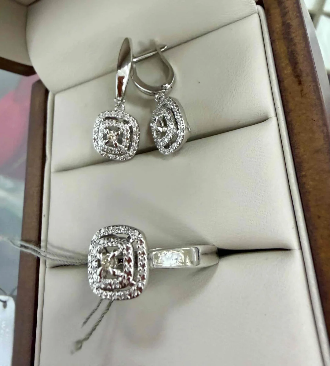 Комплект Luxrai бриллиант, белое золото 585 купить,NaN