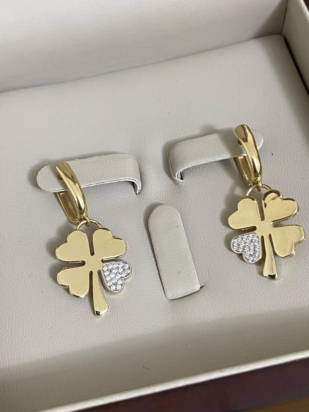Серьги Gulzada Gold 327067 вес 4.55 г золото, без вставок купить,NaN
