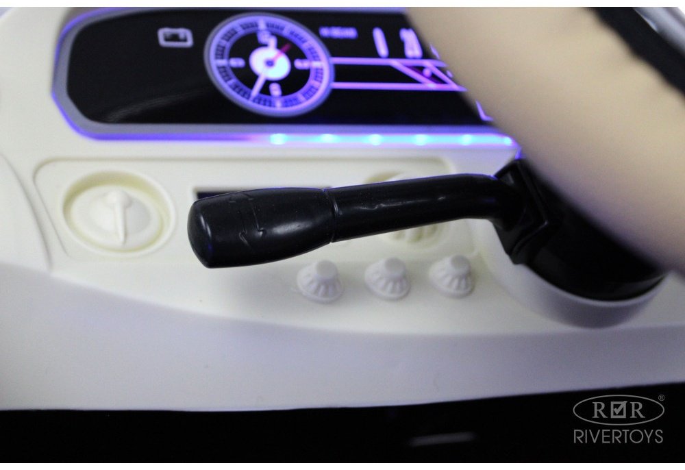 River Toys E444EE красный