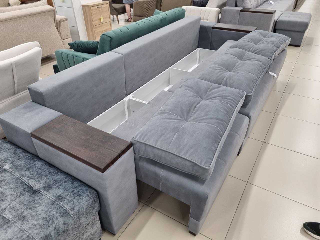 Диван прямой AllMarket Armos, 280х80 см, обивка микровелюр, серый купить,NaN