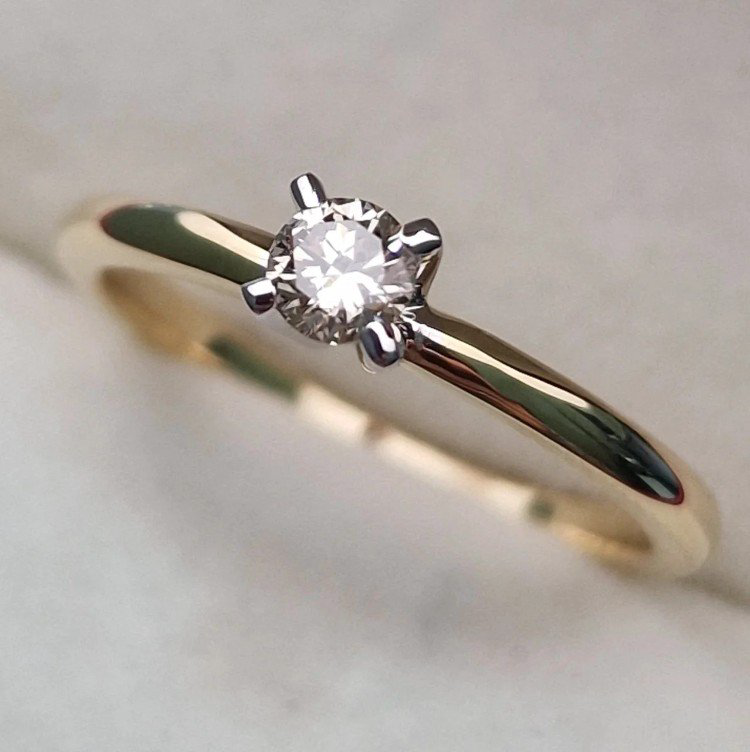 Кольцо Deimantas 106174092 17,5р 2,18гр 0,14ct. купить,NaN