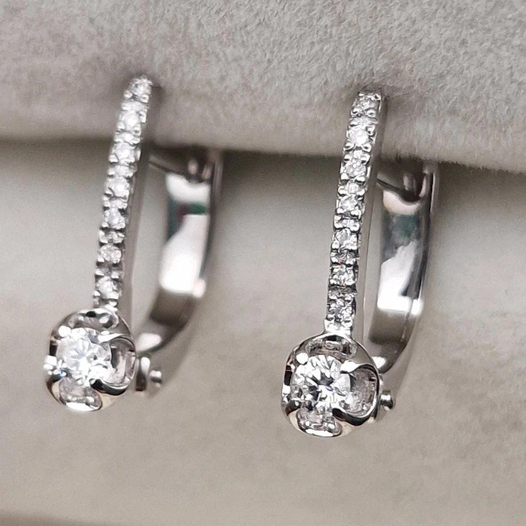 Серьги Deimantas 106082493 2,28гр 0,167ct. купить,NaN
