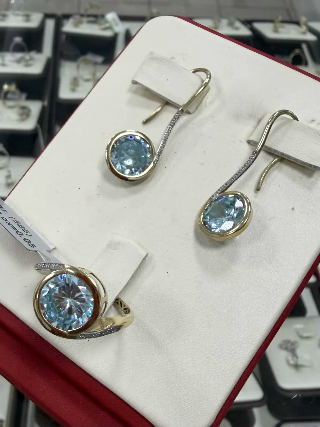 Комплект Luxrai бриллиант, желтое золото 585 купить,NaN