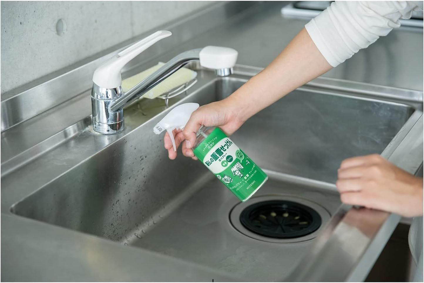 Жидкое средство Miyoshi Baking Soda Soap Spray 230 мл купить,NaN