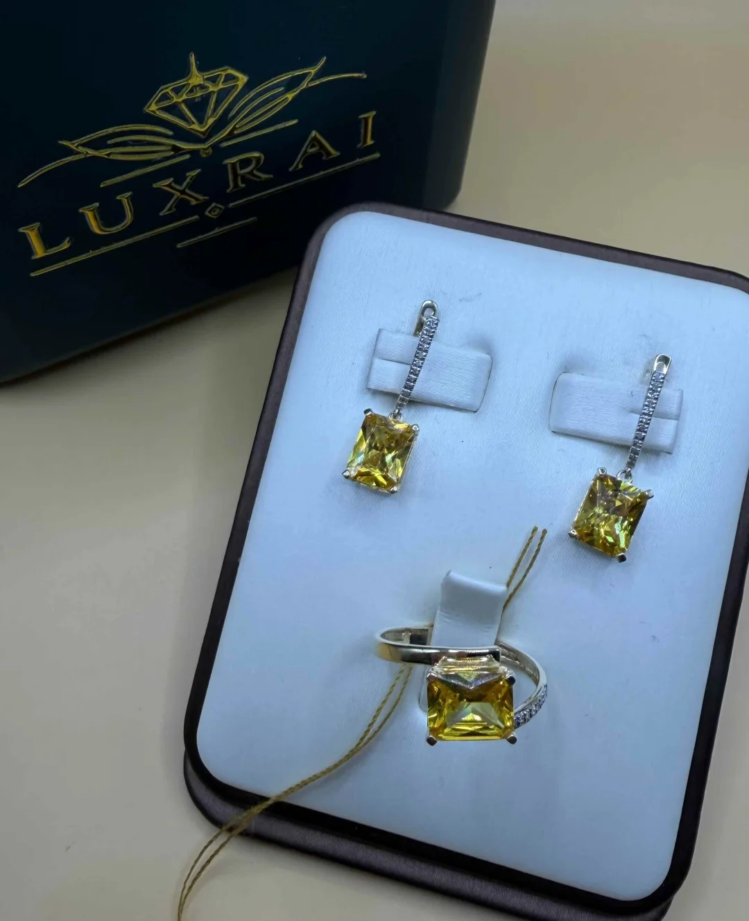 Комплект Luxrai цитрин, бриллиант, желтое золото 585  купить,NaN