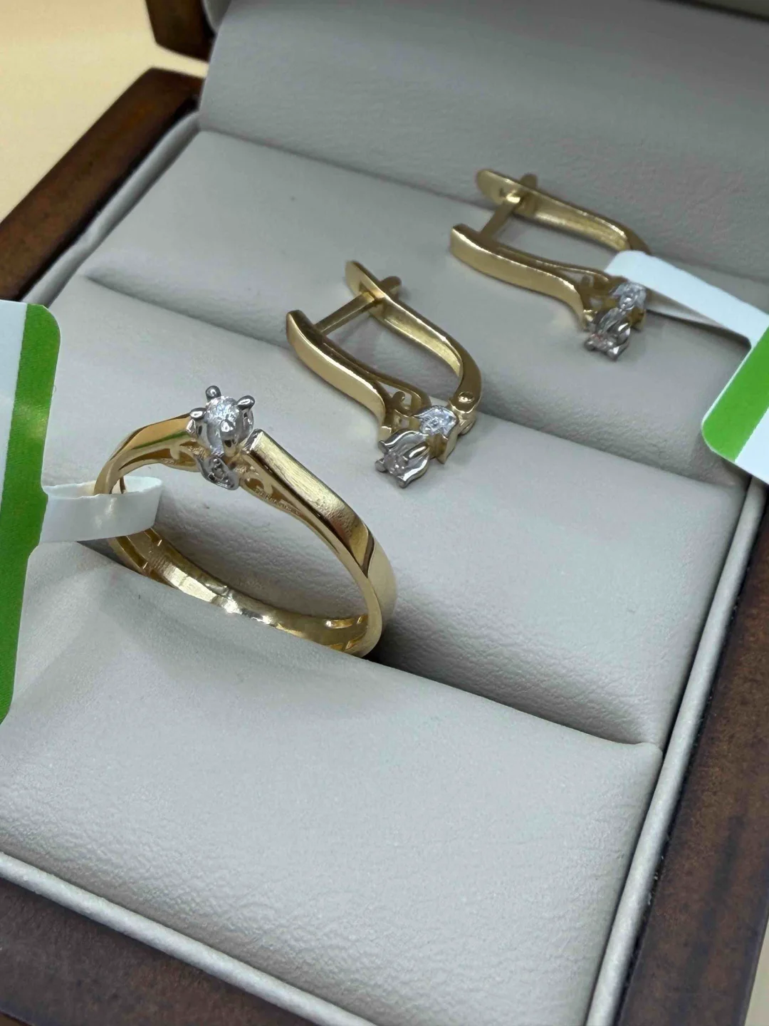 Серьги Luxrai бриллиант, желтое золото 585 купить,NaN