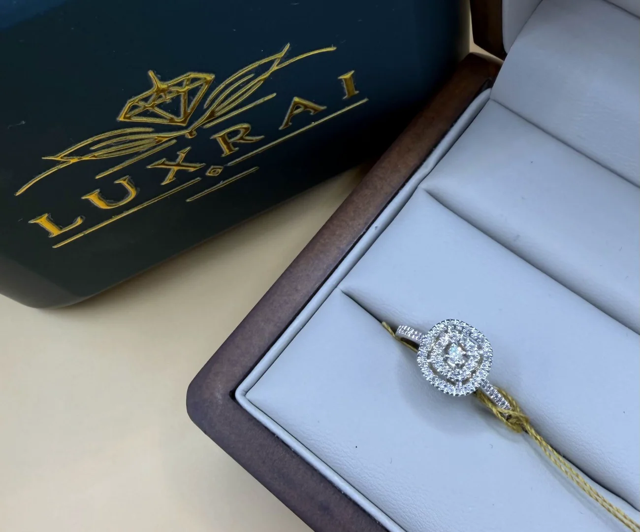 Кольцо Luxrai золото, бриллиант желтое 585 купить,NaN