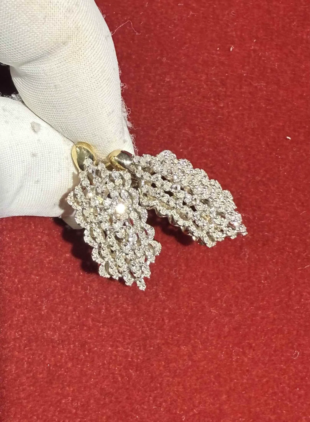 Серьги Luxrai бриллиант желтое золото 585 купить,NaN