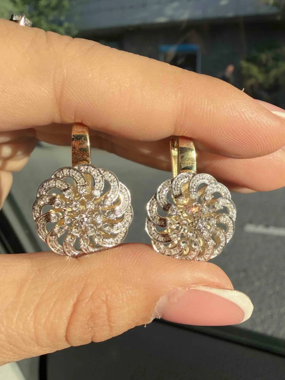 Серьги Luxrai V1130 золото, бриллиант 5.41г купить,NaN