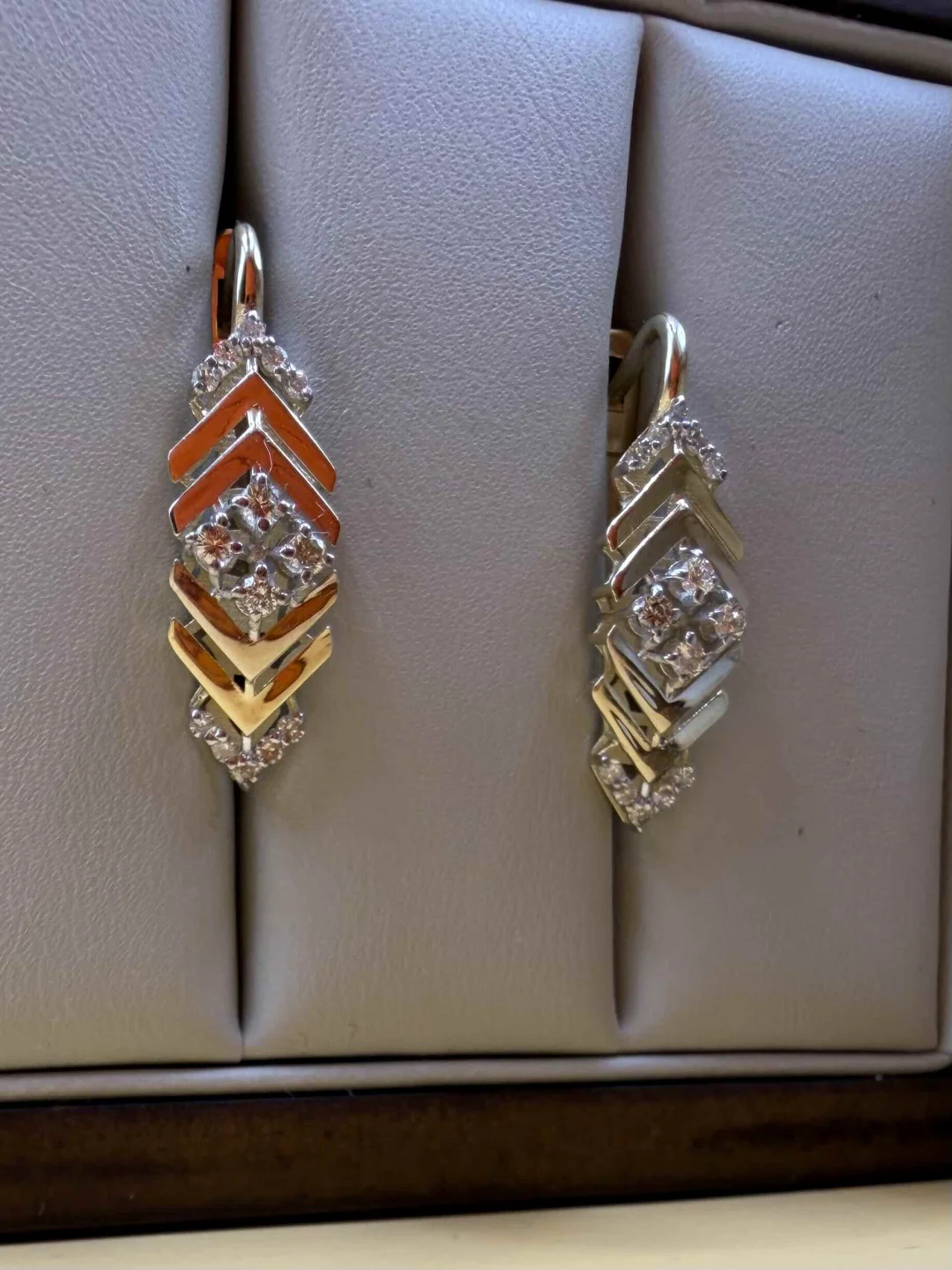 Серьги Luxrai бриллиант, желтое золото 585 купить,NaN