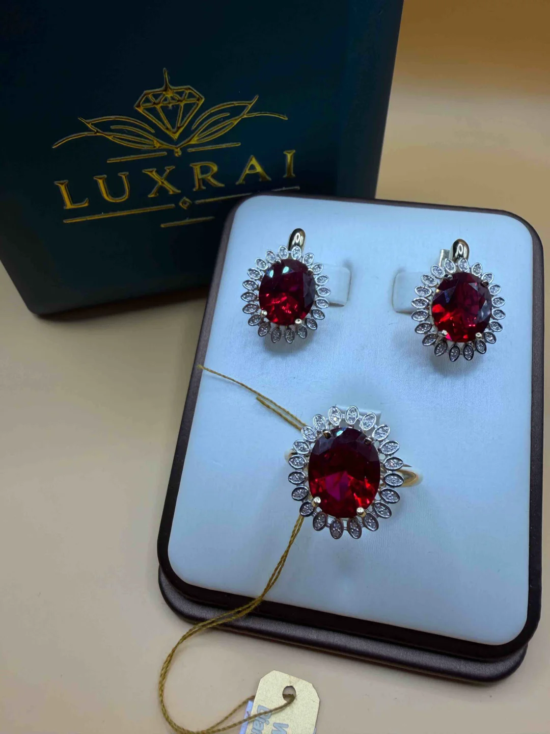 Комплект Luxrai бриллиант, желтое золото 585 купить,NaN
