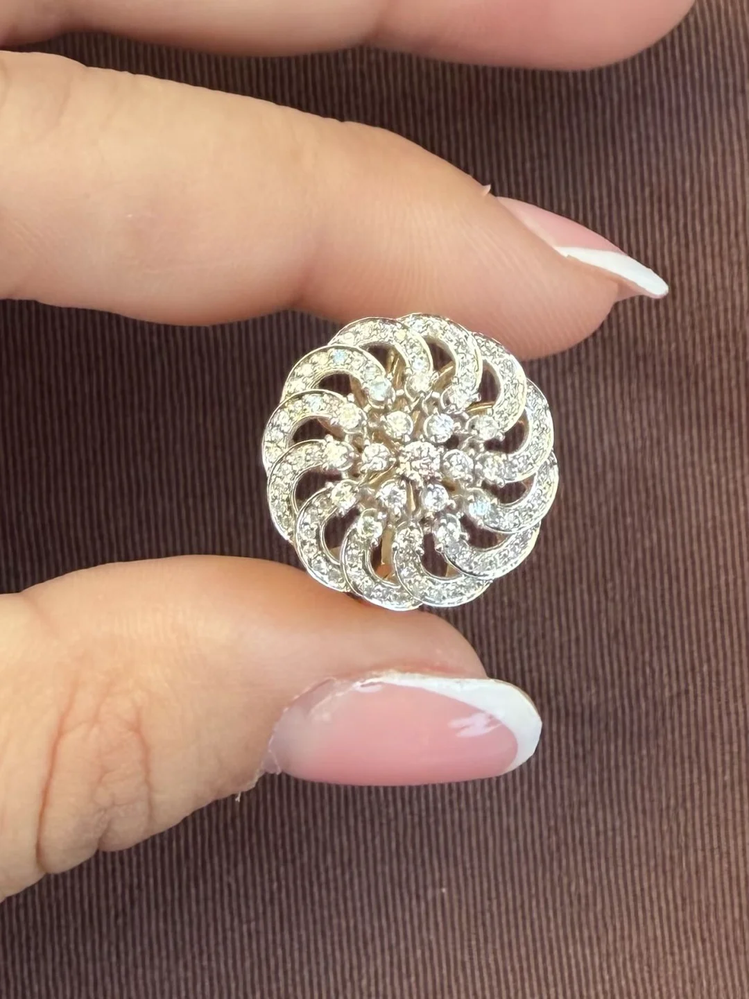 Кольцо Luxrai V1130 золото, бриллиант  3.65г купить,NaN