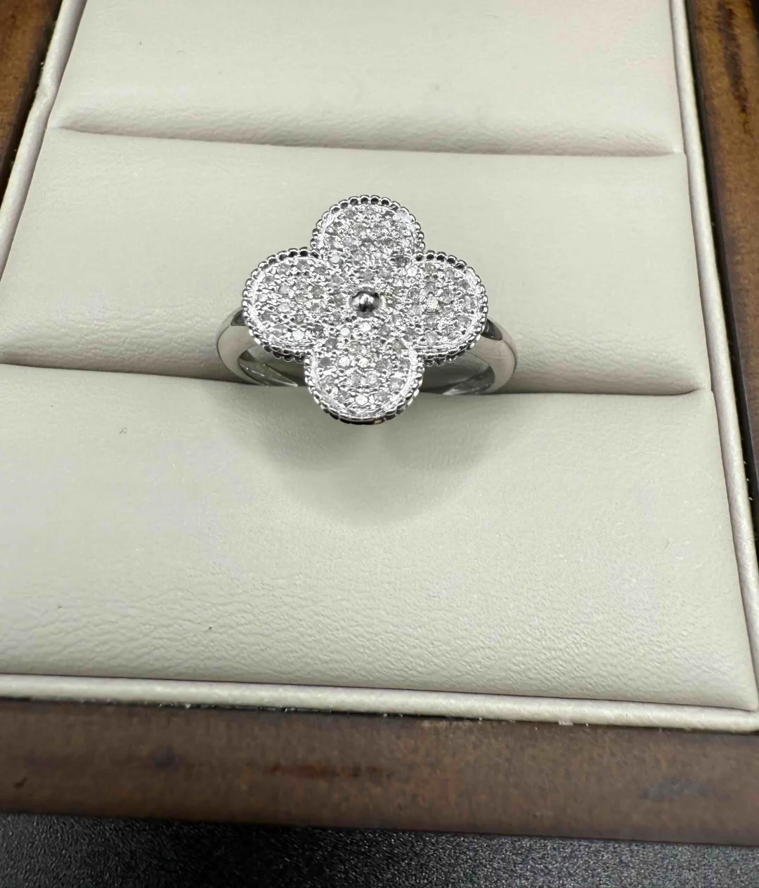 Кольцо Luxrai бриллиант, белое золото 585 купить,NaN