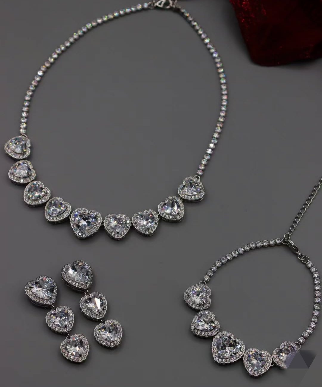 Комплект LARA jewelry медицинская сталь, кристаллы Swarovski купить,NaN