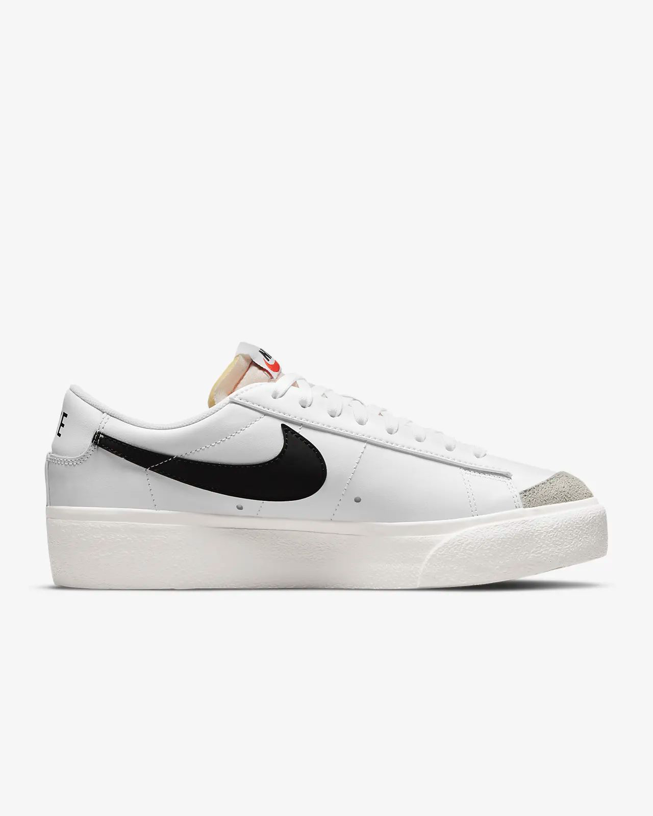 Кроссовки Nike DJ0292-101 Nike Blazer Low Platform белый 41.5