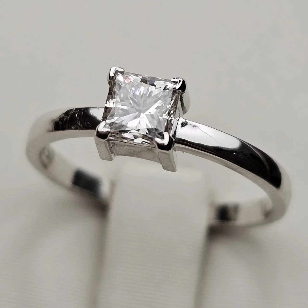 Кольцо Deimantas 113823688 16,5р 0,58ct. купить,NaN