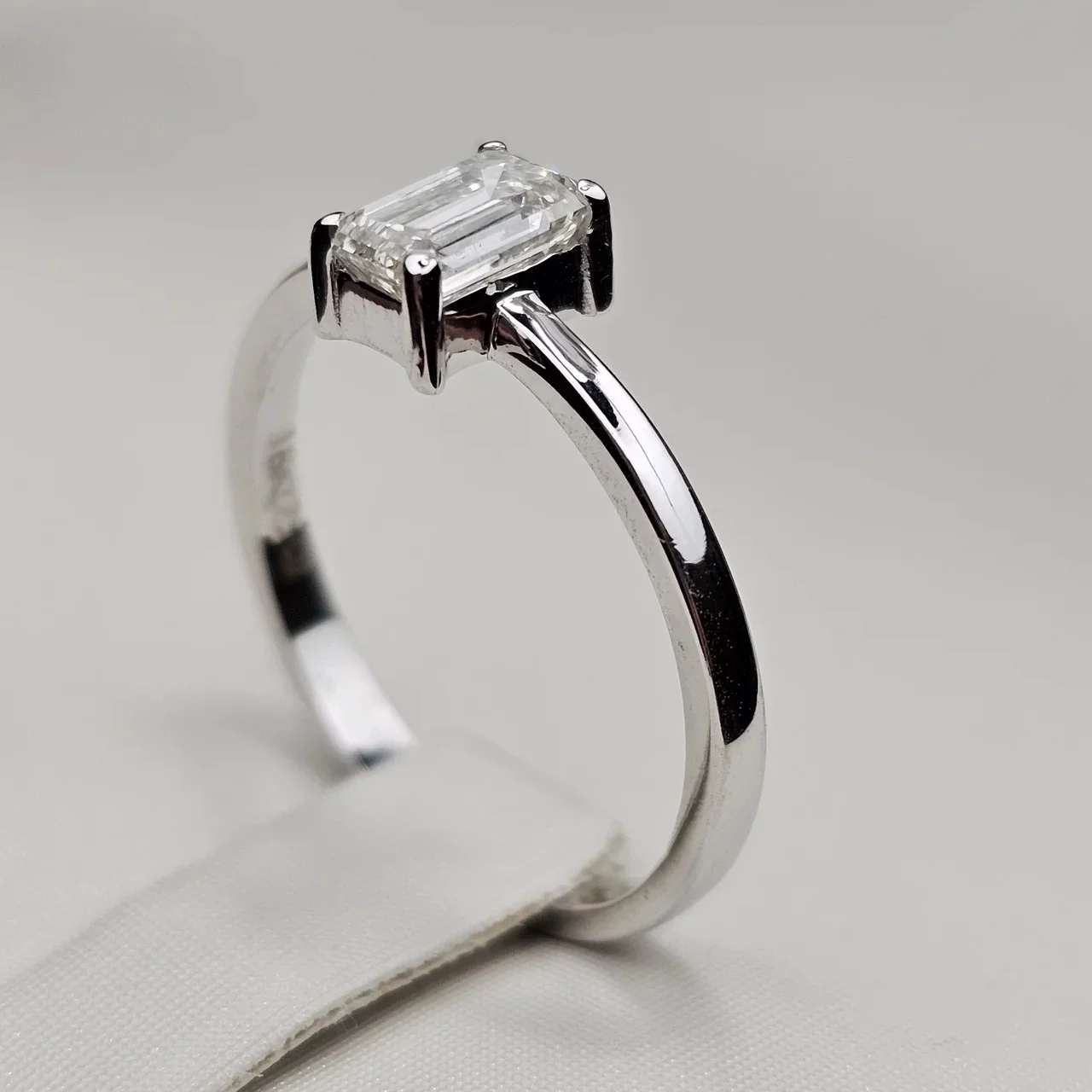 Кольцо Deimantas 113817969 17р 0,70ct. купить,NaN