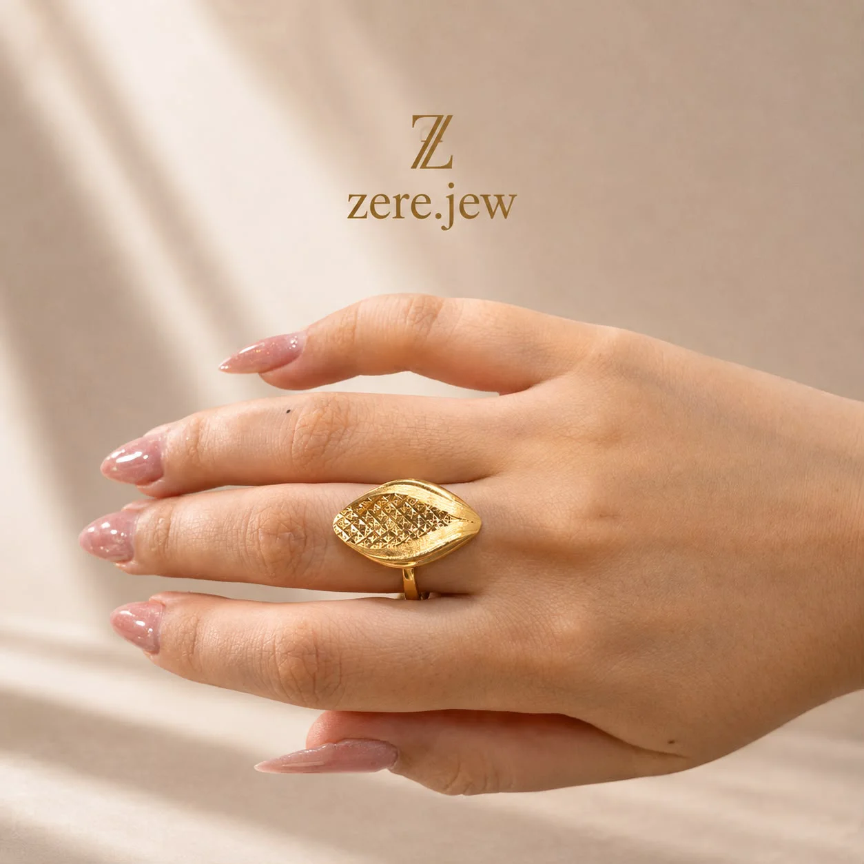 Золотое кольцо Zere золото 585 2.09г 20р купить,172500