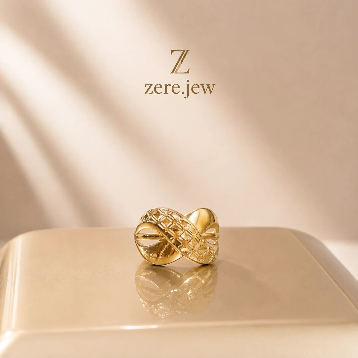 Кольцо Zere золото 585 пробы 1.6г 18р купить,132000