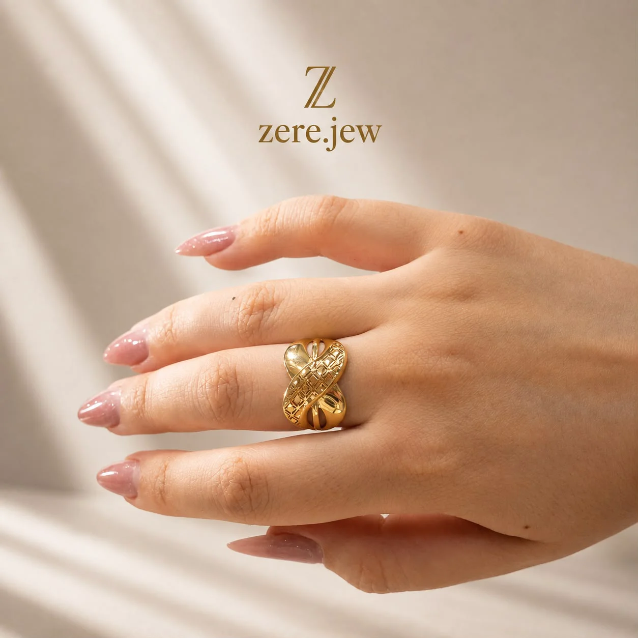 Кольцо Zere золото 585 пробы 1.6г 18р купить,132000