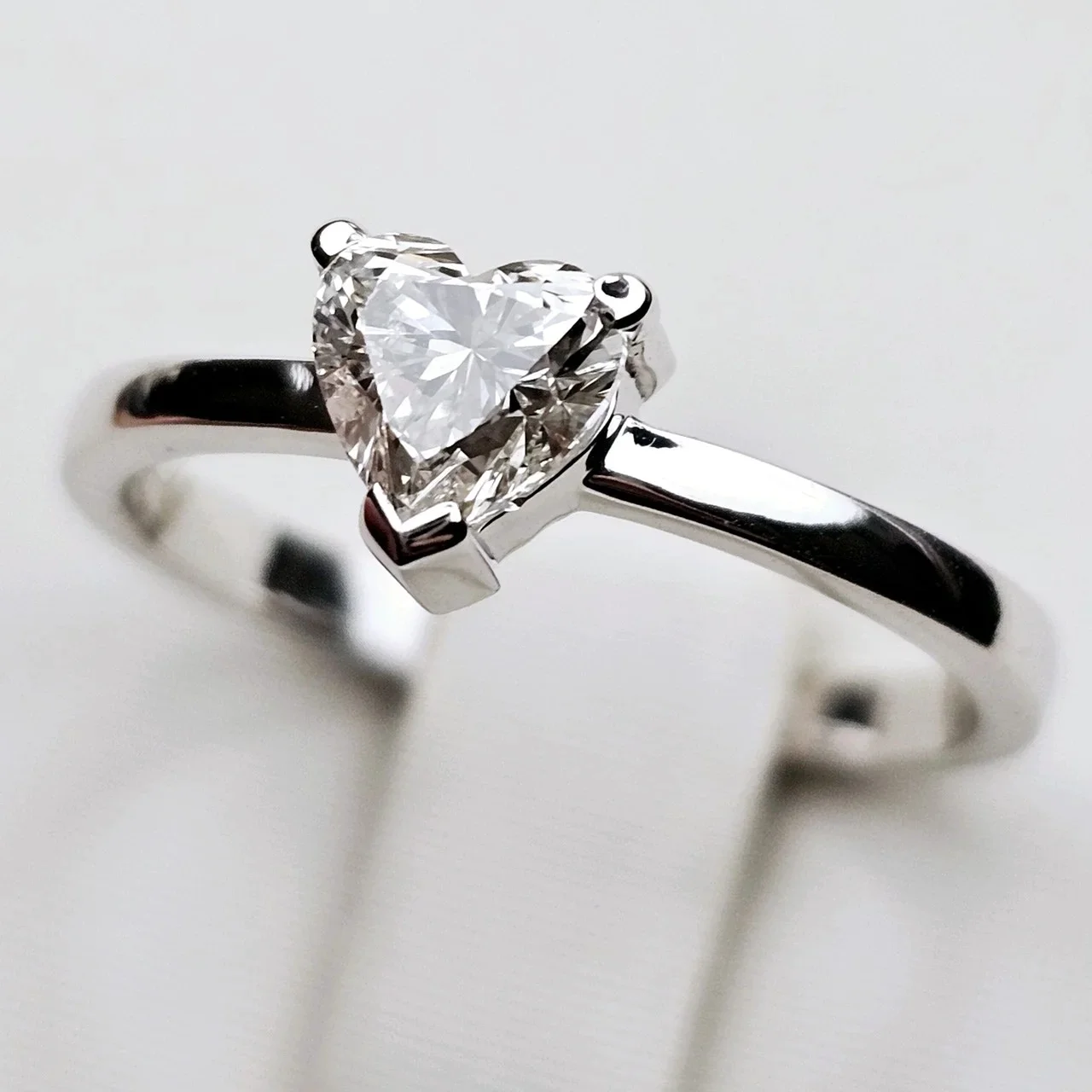 Кольцо Deimantas 113819322 16,5р 0,57ct. купить,NaN