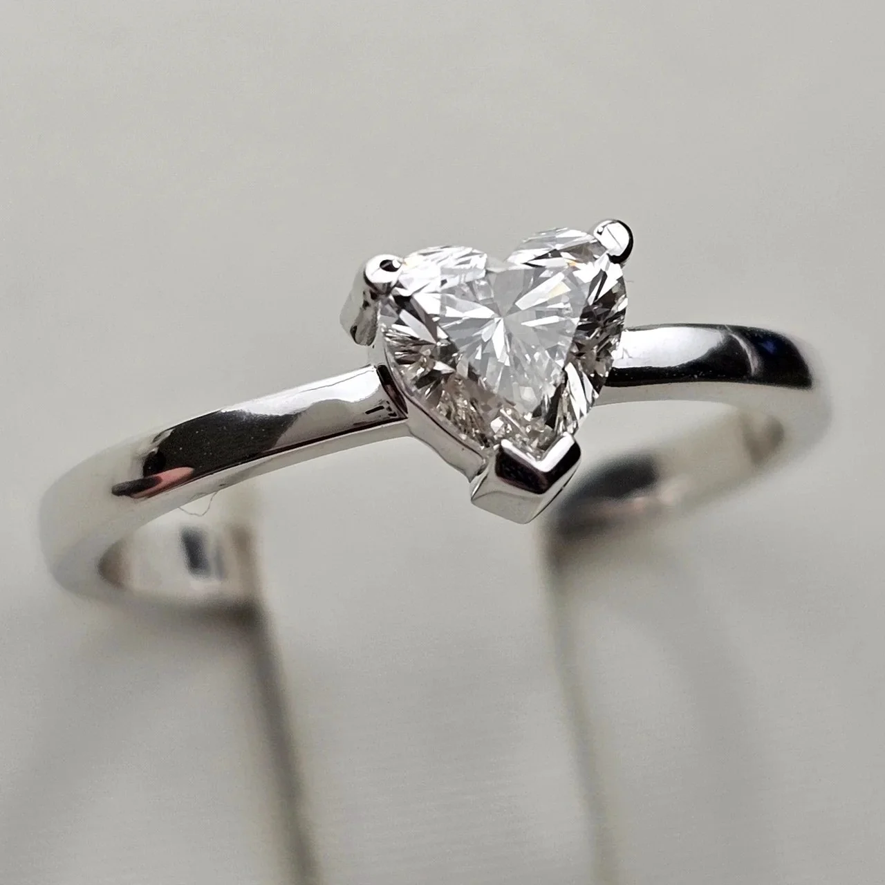 Кольцо Deimantas 113819322 16,5р 0,57ct. купить,NaN