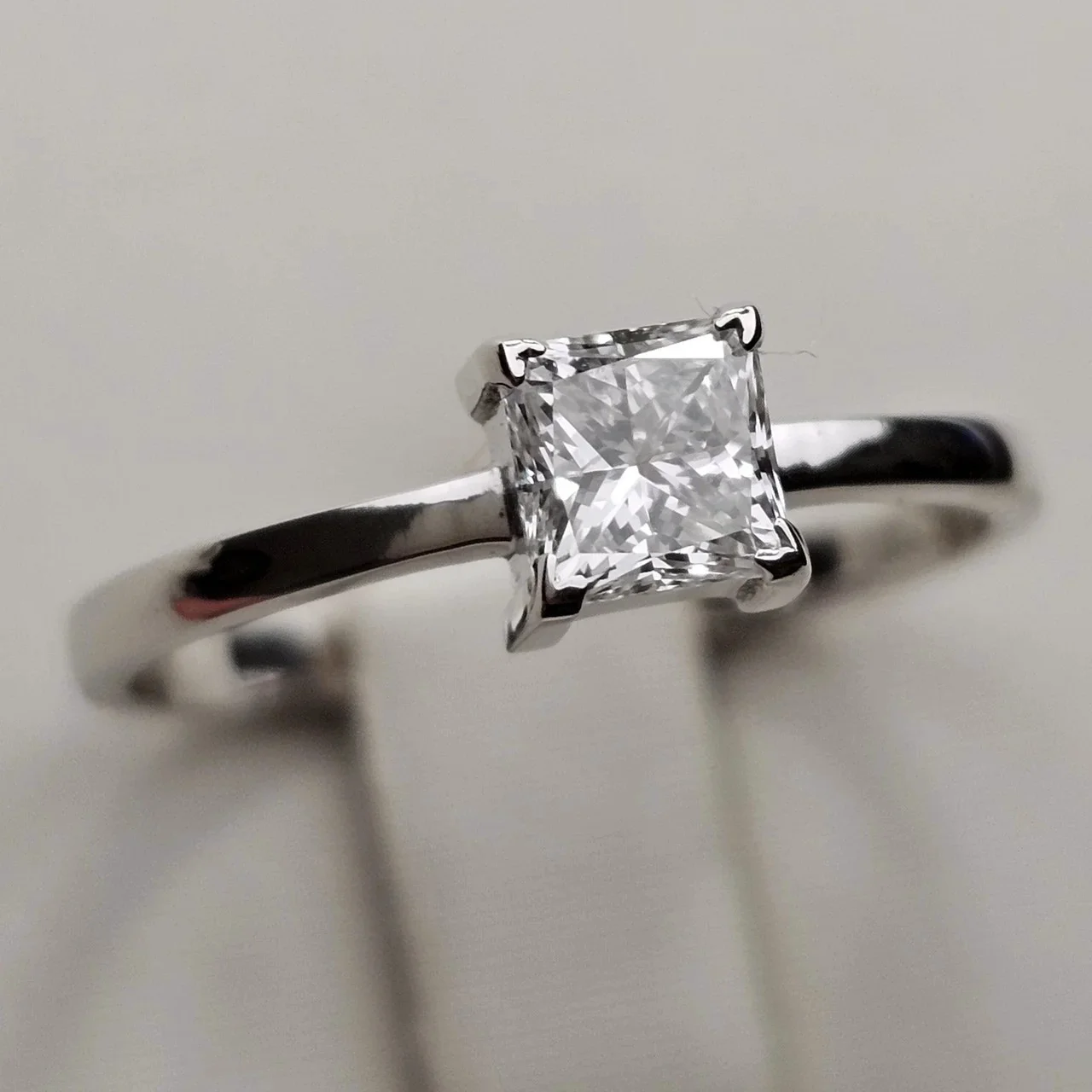 Кольцо Deimantas 113823681 17р 0,59ct. купить,NaN
