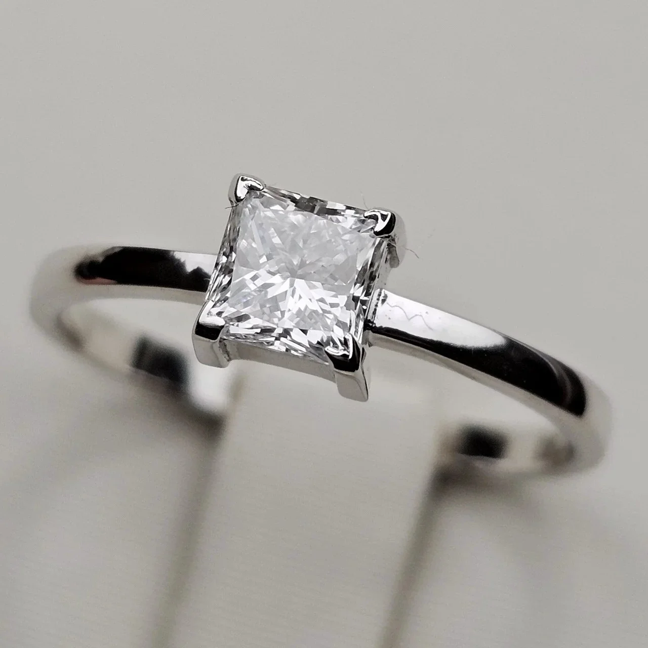 Кольцо Deimantas 113823681 17р 0,59ct. купить,NaN