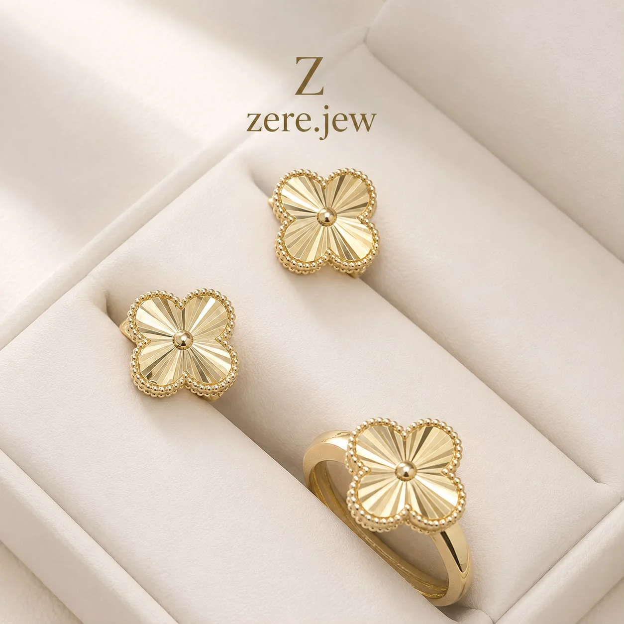 Золотой комплект Zere 585 пробы серьги и кольцо 5,19г 18р купить,428175