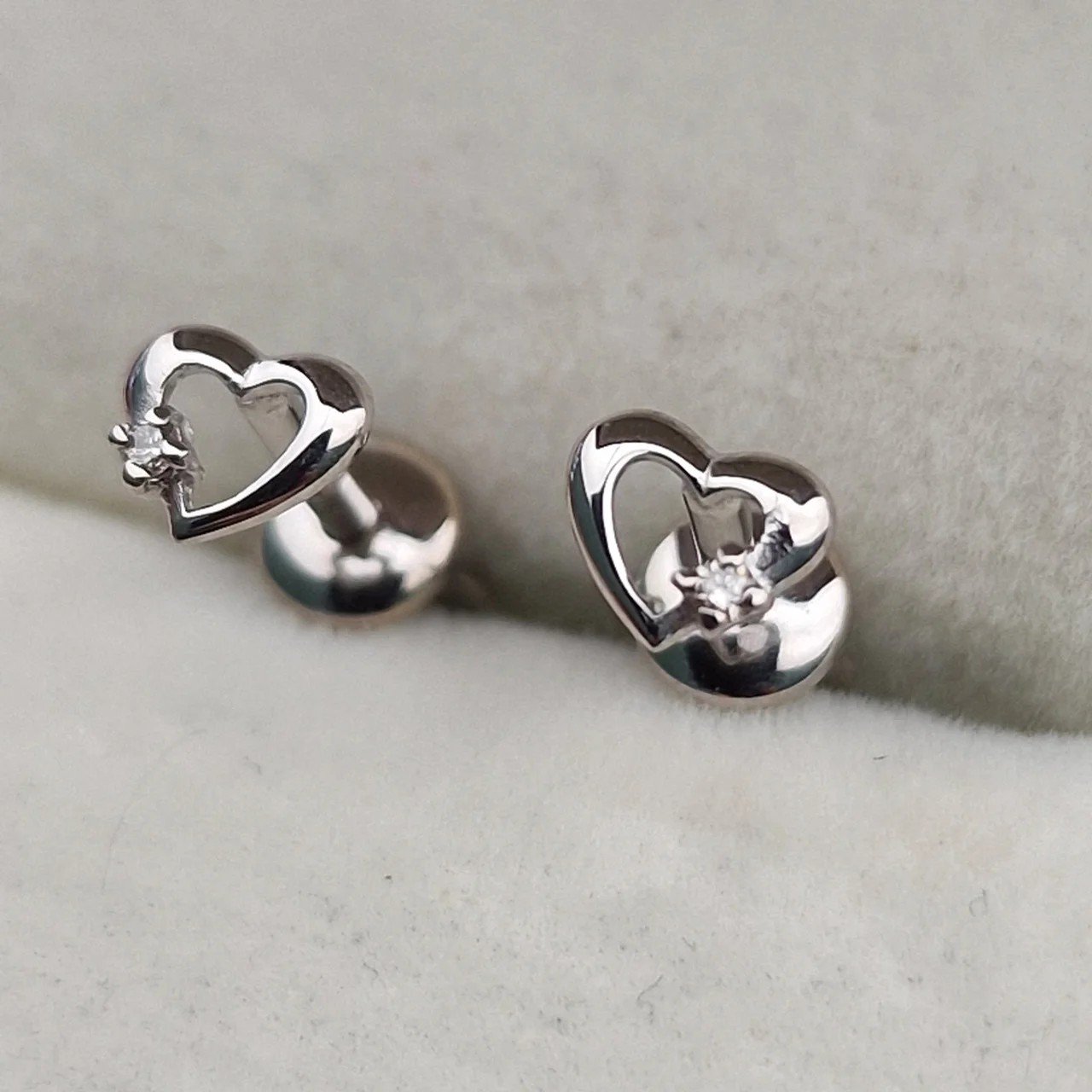 Серьги Deimantas 106481273 0,81гр 0,025ct. купить,NaN