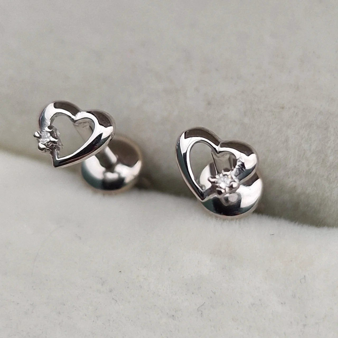 Серьги Deimantas 106481273 0,81гр 0,025ct. купить,NaN