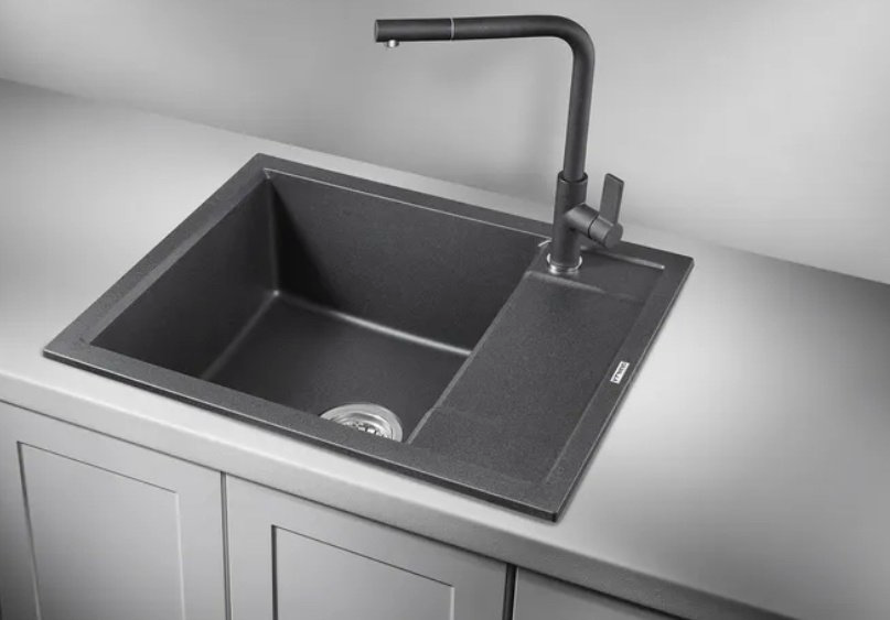 Кухонная мойка GRANULA 6002 врезная 60х50х20 см, кварцевый песок, тон черный купить,245600