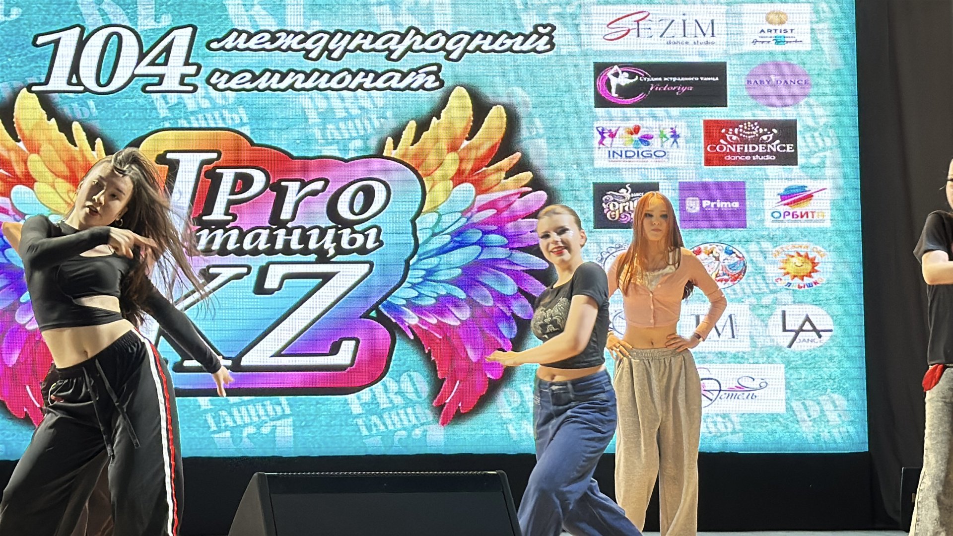 Кухонная мойка Raglo R702.7246.09 врезная 46х72х21 см, нержавеющая сталь, тон графитовый