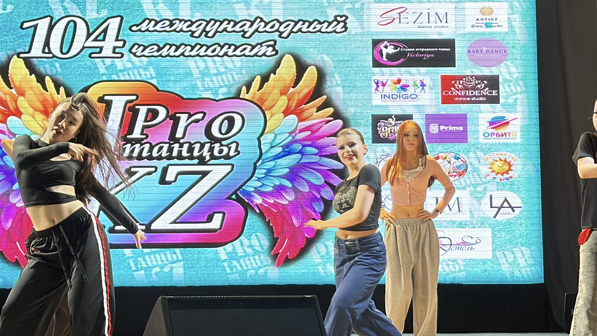 Кухонная мойка Raglo R702.7246.09 врезная 46х72х21 см, нержавеющая сталь, тон графитовый купить,NaN