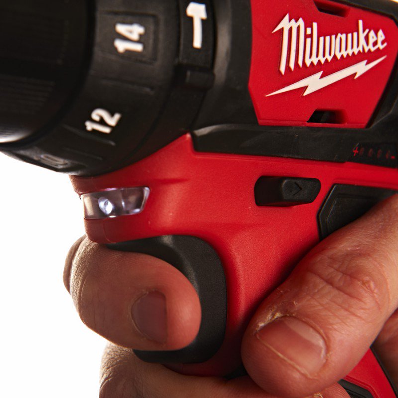 Дрель-шуруповерт Milwaukee M12 BPD-0 красный купить,NaN