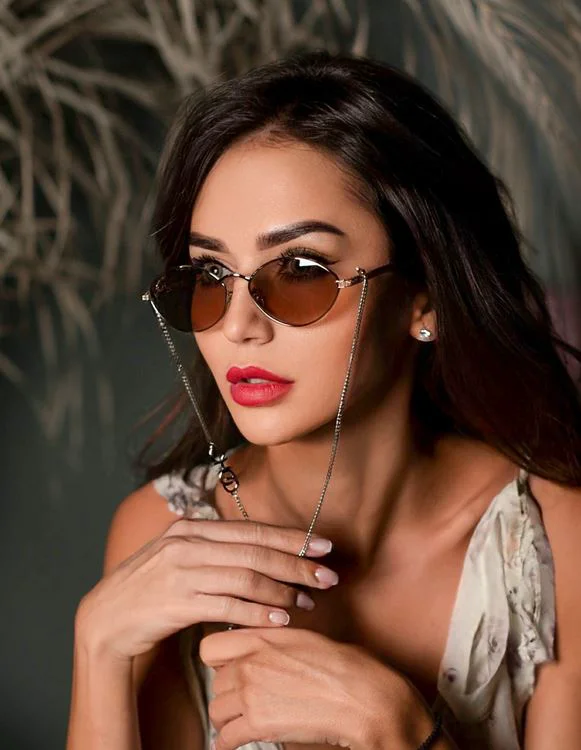 Солнцезащитные очки Jimmy Choo Sonny/S с цепочкой бежевые купить,function inputValueFn(){if((0,signal2.mK)(node),node.value===REQUIRED_UNSET_VALUE)throw new root_effect_scheduler.buA(-950,null);return node.value}