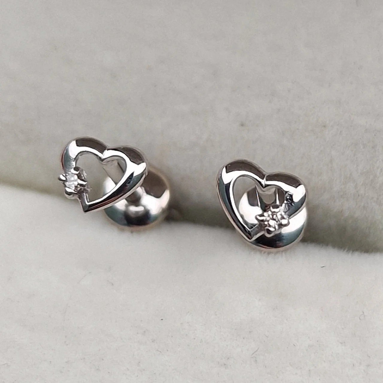 Серьги Deimantas 106481278 0,84гр 0,025ct. купить,NaN
