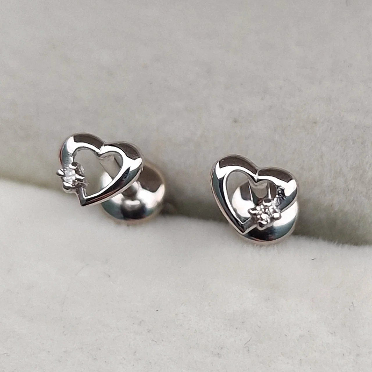 Серьги Deimantas 106481278 0,84гр 0,025ct. купить,NaN