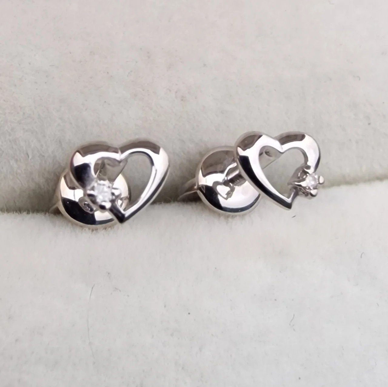 Серьги Deimantas 106481278 0,84гр 0,025ct. купить,NaN