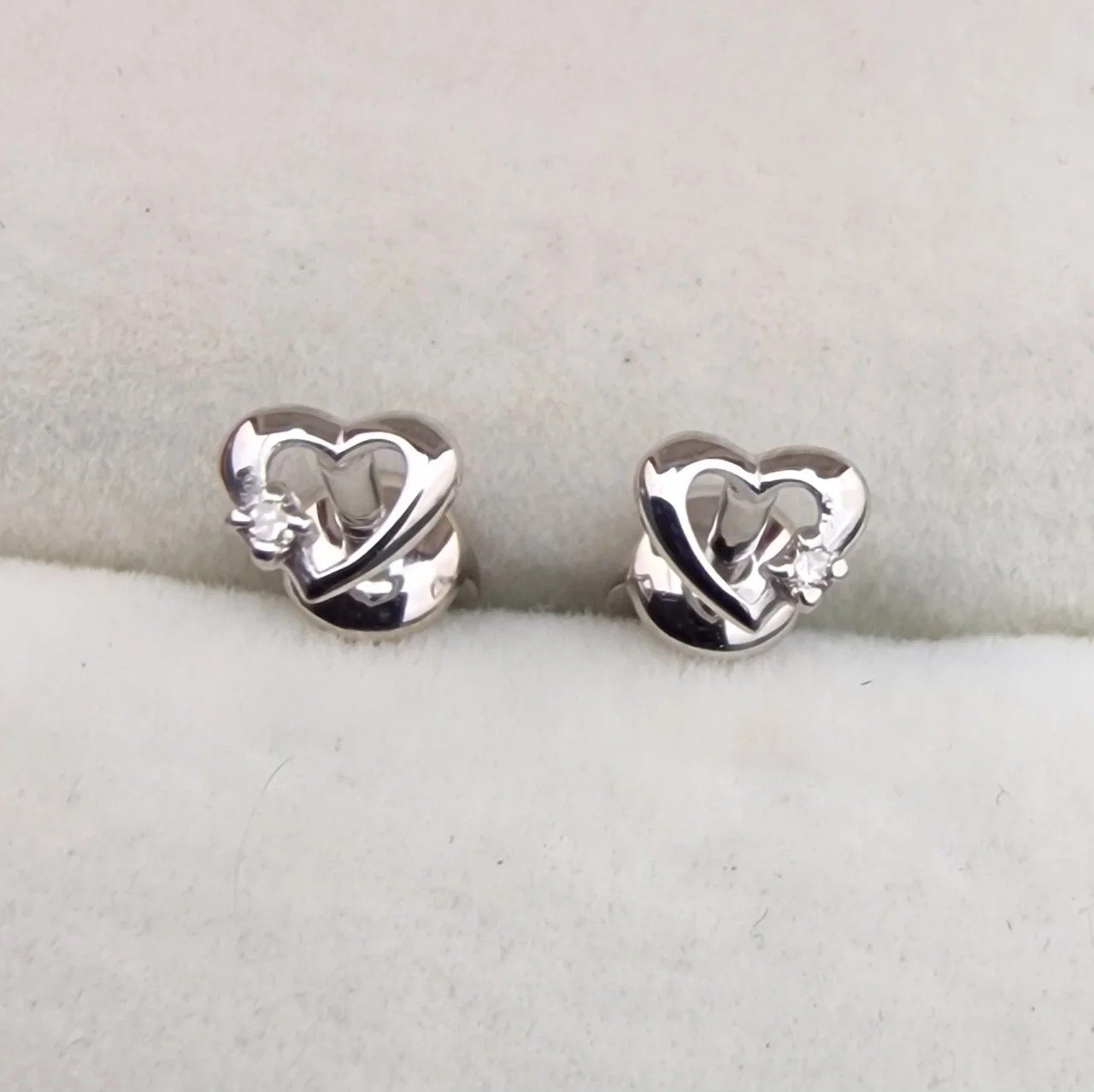 Серьги Deimantas 106481278 0,84гр 0,025ct. купить,NaN