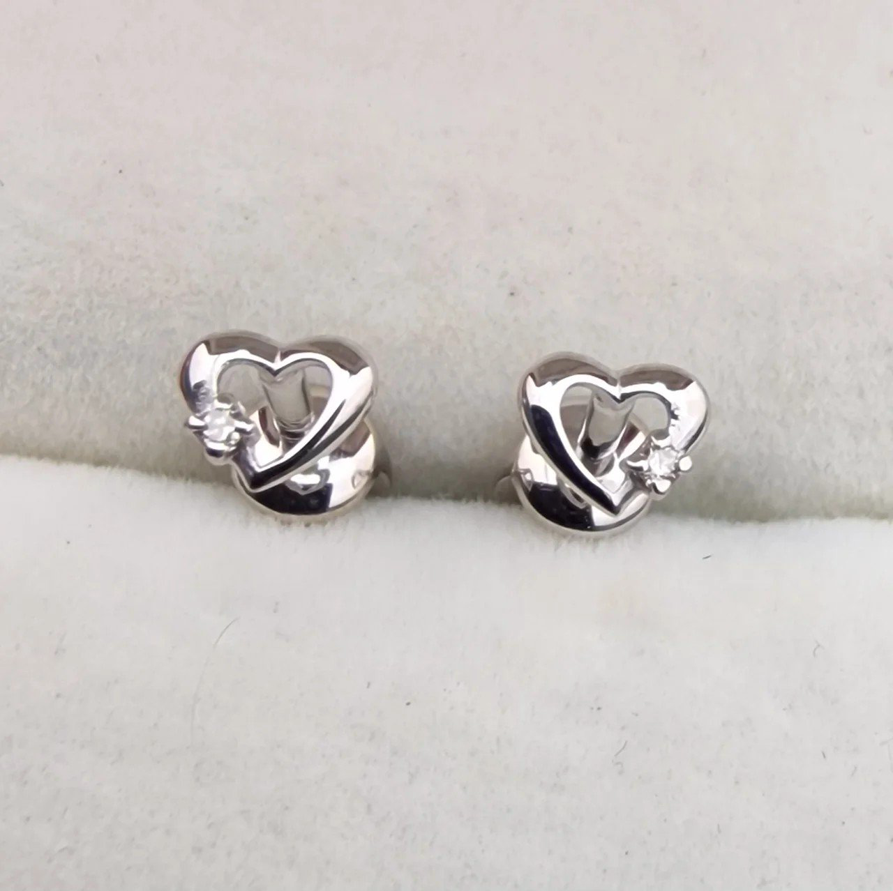 Серьги Deimantas 106481278 0,84гр 0,025ct. купить,NaN