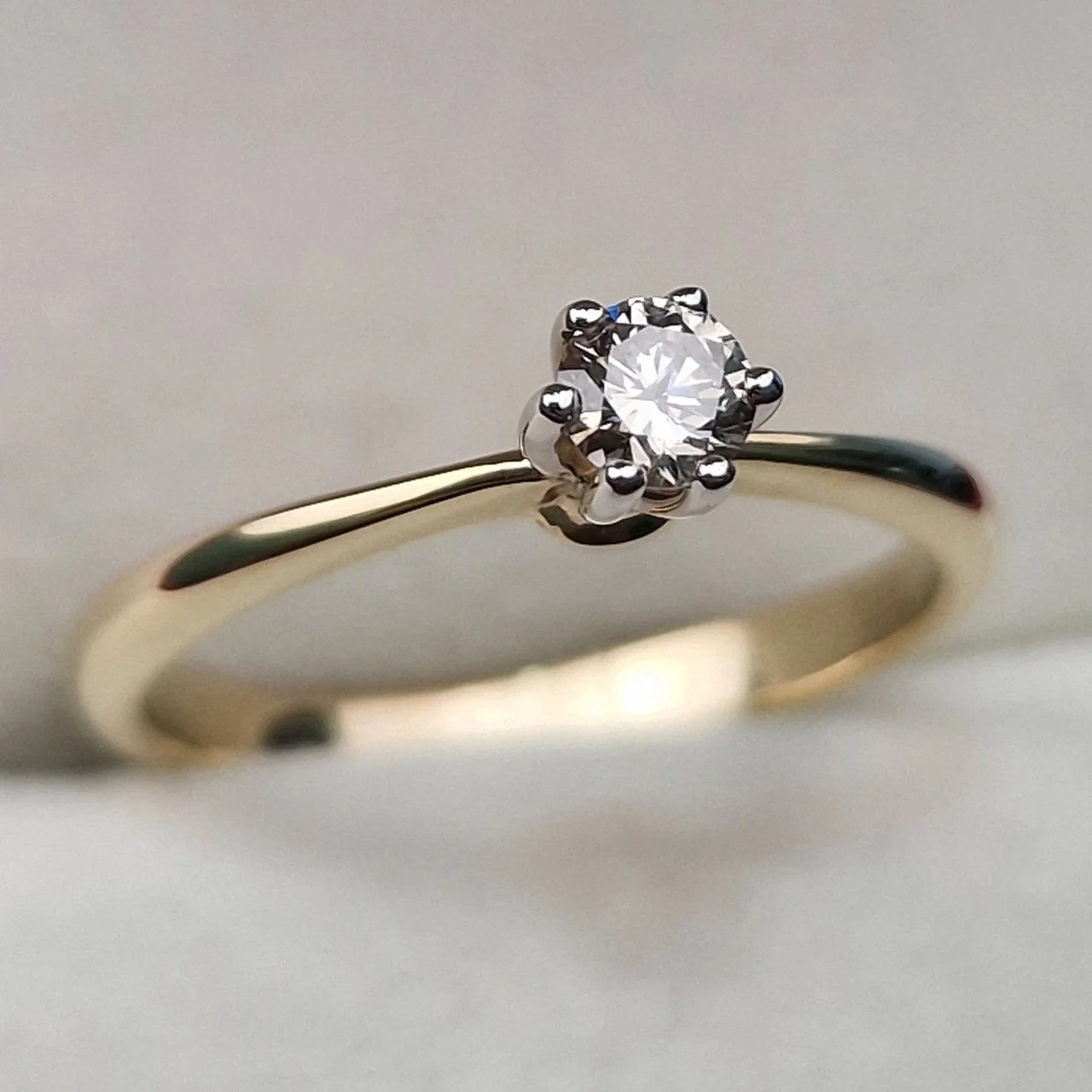 Кольцо Deimantas 106481101 1,96гр 0,17ct. купить,NaN
